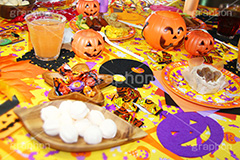 ハロウィンパーティー,ハロウィン,ハロウィーン,はろうぃん,パーティー,Halloween,party,お菓子,菓子,こども,子供,キッズ,ジャックオーランタン,ランタン,かぼちゃ,カボチャ,南瓜,ランタン,オーナメント,飾り,イベント,どくろ,ドクロ,おばけ,オバケ,あめ,飴,キャンディー,candy,スイーツ,マシュマロ,モンブラン,ジュース,juice,オードブル,秋,ornament,kids,パンプキン,pumpkin,行事