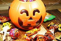 ハロウィンのお菓子,あめ,飴,キャンディー,candy,ハロウィンパーティー,ハロウィン,ハロウィーン,はろうぃん,パーティー,Halloween,party,お菓子,菓子,こども,子供,キッズ,ジャックオーランタン,ランタン,かぼちゃ,カボチャ,南瓜,ランタン,オーナメント,飾り,イベント,どくろ,ドクロ,スイーツ,秋,グルメ,ornament,kids,パンプキン,pumpkin,行事,トリックオアトリート