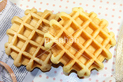 ワッフル,焼き,甘い,デザート,スイーツ,おやつ,カフェ,バター,キャラメル,プレーン,ブレックファースト,朝食,菓子,お菓子,焼き菓子,焼菓子,waffle,cake,dessert,sweet,cafe,butter,caramel,morning,breakfast