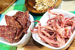 乾きモノ,つまみ,おつまみ,酒,呑み,あて,たこ,タコ,あし,足,酢だこ,酢,vinegar,beef,吸盤,ビーフ,ビーフジャーキー,胡桃,クルミ,くるみ,居酒屋,飲み屋,乾き