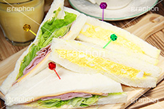 ミックスサンド,サンドイッチ,サンドウィッチ,モーニング,朝食,ハム,レタス,チーズ,玉子,たまご,卵,玉子サンド,串,くし,ミックスジュース,ジュース,ブレックファースト,パン,食パン,コーヒー,珈琲,シャキシャキ,mix,sandwich,set,morning,cheese,breakfast,juice,coffee