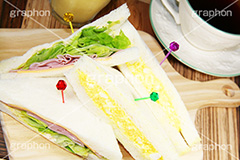 ミックスサンド,サンドイッチ,サンドウィッチ,モーニング,朝食,ハム,レタス,チーズ,玉子,たまご,卵,玉子サンド,串,くし,ミックスジュース,ジュース,ブレックファースト,パン,食パン,コーヒー,珈琲,シャキシャキ,mix,sandwich,set,morning,cheese,breakfast,juice,coffee