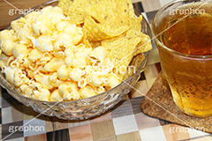 スナック菓子,スナック,お菓子,菓子,ポップコーン,トルティーヤチップス,タコス,油,鑑賞,おやつ,つまみ,おつまみ,塩,バター,飲み物,お茶,ジャンクフード,snack,butter,popcorn