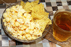 スナック菓子,スナック,お菓子,菓子,ポップコーン,トルティーヤチップス,タコス,油,鑑賞,おやつ,つまみ,おつまみ,塩,バター,飲み物,お茶,ジャンクフード,snack,butter,popcorn