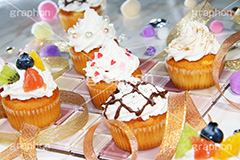 たくさんのカップケーキ,たくさん,沢山,カップケーキ,生クリーム,クリーム,カラフル,ケーキ,ミニ,sweet,スイート,食後,デザート,スイーツ,フルーツ,チョコレート,チョコ,菓子,甘い,焼き菓子,チョコ,お菓子,女子,女子力,ガーリー,カワイイ,かわいい,可愛い,ハート,cute,heart,dessert,cupcake,cup,cake,cream,fruit,chocolate,パーティー,会,アフタヌーン,afternoon,party,茶会,プリ画