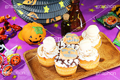 ハロウィンカップケーキ,カップケーキ,ケーキ,ハロウィンパーティー,パーティー,ハロウィン,はろうぃん,ハロウィーン,イベント,ジャックオランタン,ジャックオーランタン,パンプキン,マシュマロ,ランタン,スイーツ,秋,おやつ,デザート,お菓子,菓子,トリート,クリーム,生クリーム,チョコ,こども,子供,キッズ,行事,Halloween,sweet,dessert,pumpkin,marshmallow,cream,chocolate,kids,cake