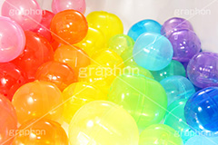 七色のカプセル,七色,レインボー,rainbow,capsule,colorful,カラフル,カプセル,トイ,玩具,おもちゃ,フィギュア,玩具,ガチャガチャ,ガチャポン,ガシャポン,ガチャ,ピーカップ,がちゃ,カプセルトイ,小型自動販売機,ミニ玩具,TOY,子供,こども,課金,kids