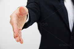 握手を求めるサラリーマン,握手,紹介,自己紹介,初対面,顔合せ,顔合わせ,会,サラリーマン,リーマン,ビジネス,仕事,オフィス,business,work,office,suit,model,hand,image,meeting,manner,スーツ,ネクタイ,背広,男性,モデル,男,青年,ワイシャツ,手,イメージ,職場,営業,就職,就活,転職,打ち合わせ,打合せ,ミーティング,会議,取引,成立,協力,人物,コミュニケーション,communication