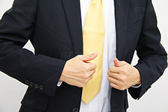 身を引き締め直すサラリーマン,ジャケット,jacket,button,閉める,ボタン,サラリーマン,リーマン,ビジネス,仕事,オフィス,business,work,office,suit,model,hand,image,meeting,manner,スーツ,ネクタイ,背広,男性,モデル,男,青年,ワイシャツ,手,イメージ,職場,営業,就職,就活,転職,打ち合わせ,打合せ,ミーティング,会議,マナー,ファッション,fashion,人物