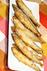 ワカサギの唐揚げ,ワカサギ,わかさぎ,公魚,ワカサギ釣り,魚,唐揚げ,からあげ,竜田揚げ,揚げ物,油,旬,硬骨魚,小魚,和食,日本食,つまみ,おつまみ,丸揚げ,おかず,惣菜,お惣菜,japan