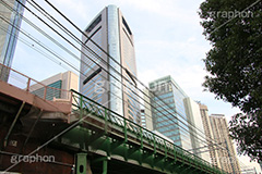 新橋駅の高架下,電車,高架下,ガード下,新橋駅,新橋駅前,新橋,港区,駅前,駅