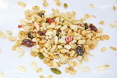 グラノーラ,シリアル,玄米,小麦,フルール,種,たね,スイーツ,sweet,おやつ,デザート,朝,朝食,モーニング,morning,diet,ダイエット,健康,食物繊維
