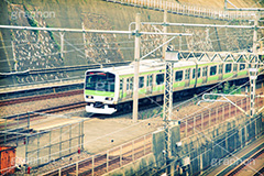 日暮里駅に集まる電車(ヴィンテージ),線路,電車,トイカメラ撮影,トイカメラ,ヴィンテージ,ビンテージ,レトロ,お洒落,おしゃれ,オシャレ,味わい,トンネル効果
