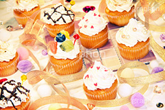 ガーリーカップケーキ(ヴィンテージ),かわいい,お菓子,トイカメラ撮影,トイカメラ,ヴィンテージ,ビンテージ,レトロ,お洒落,おしゃれ,オシャレ,味わい,トンネル効果,プリ画,女子力,poem,ポエム
