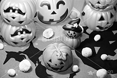 ハロウィンディスプレイ(モノクロ),モノクロ,白黒,しろくろ,モノクローム,単色画,単彩画,単色
