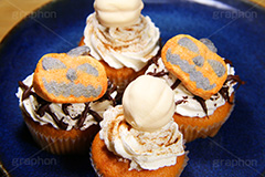パンプキンケーキ,パンプキン,かぼちゃ,カボチャ,カップケーキ,マシュマロ,シナモン,生クリーム,クリーム,ジャックオーランタン,ケーキ,ミニ,sweet,スイート,食後,デザート,スイーツ,チョコレート,チョコ,菓子,甘い,焼き菓子,チョコ,お菓子,怖い,カワイイ,かわいい,可愛い,cute,heart,dessert,cupcake,cup,cake,cream,chocolate,marshmallow,cinnamon,パーティー