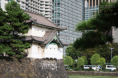 今と昔が共存する美しい東京,美しい,今,昔,共存,都市,皇居,池,城,堀,お堀,内堀,溜池,天皇,宮殿,東京,千代田区,大手町,門,江戸城,桜田門,重要文化財,japan,tokyo