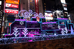 SL広場のイルミネーション,SL広場,新橋,港区,新橋駅,駅前,サラリーマン,レトロ,広場,鉄道,機関車,イルミネーション,イルミ,電飾,電球,発光ダイオード,冬,キラキラ,綺麗,きれい,キレイ,煌,輝,デート,スポット,都内,飾り,イベント,行事,LED,tree,SL,illumination,blue