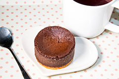 生チョコスフレ,スフレ,生チョコ,生,焼き菓子,クッキー,チョコ,チョコレート,スイーツ,菓子,甘,chocolate,sweet,souffle,焼き,カップ,デザート,おやつ,お菓子,スプーン,濃厚,濃い