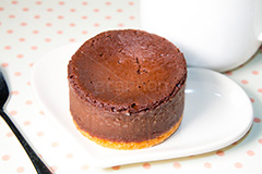 生チョコスフレ,スフレ,生チョコ,生,焼き菓子,クッキー,チョコ,チョコレート,スイーツ,菓子,甘,chocolate,sweet,souffle,焼き,カップ,デザート,おやつ,お菓子,スプーン,濃厚,濃い