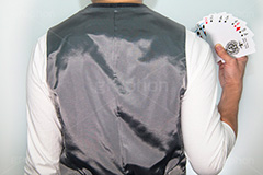 かっこつけてカードを広げる手品師,かっこつける,広げる,手品師,手品,トランプ,手,マジック,カード,運命,示す,見せる,持つ,選択,選ぶ,ネタ,手札,札,駆け引き,騙す,詐欺,card,magic,model,model,hand,image,communication,イメージ,人物,モデル,男性,男,青年,シャツ,ベスト,チャラい,コミュニケーション