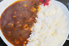 大盛りのシーフードカレー,シーフード,カレーライス,カレー,カリー,curry,辛い,スパイス,夕飯,夕食,家庭の味,ご飯,ライス,和食,日本料理,日本食,にんじん,ニンジン,じゃがいも,ジャガイモ,japan,seafood,えび,エビ,海老,いか,イカ,ほたて,帆立,ホタテ,大盛り