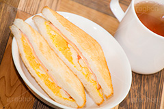 ホットサンド,サンド,サンドイッチ,サンドウィッチ,モーニング,ホット,hot,sandwich,set,morning,cheese,朝食,ハム,チーズ,ブレックファースト,breakfast,tea,パン,食パン,紅茶,ティー,湯気,カップ,グルメ