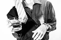 酔い(モノクロ),モノクロ,白黒,しろくろ,モノクローム,単色画,単彩画,単色,人物