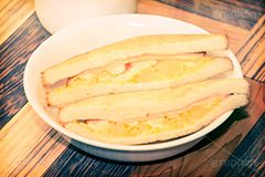 あったかモーニング(ヴィンテージ),トイカメラ撮影,トイカメラ,ヴィンテージ,ビンテージ,レトロ,お洒落,おしゃれ,オシャレ,味わい,トンネル効果,サンドイッチ