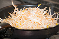 節約夕食,もやし,モヤシ,もやし炒め,野菜炒め,焼き,日本料理,日本食,和食,野菜,炒め,料理,クッキング,cooking,調理,フライパン,キッチン,kitchen,台所,japan,手作り,自作,節約