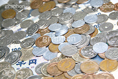 お金,かね,円,日本円,マネー,金銭,日本のお金,お金がない,財産,返済,貯金,借金,両替,キャッシュ,現金,小銭,銭,硬貨,千円,札,十円,五円,百円,五百円,五十円,money,yen,coin,コイン,経理,事務,経済