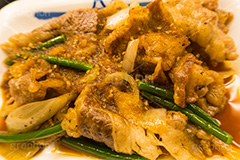 プルコギ,韓国グルメ,定食,肉,牛肉,カルビ,タマネギ,玉葱,たまねぎ,炒め,甘辛,にんにくの芽,ニンニク,にんにく,芽,ごま,胡麻,ゴマ