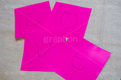 付箋でLOVE,フセン,付箋,文字,台詞,キーワード,ワード,ステーショナリー,文具,文房具,word,keyword,LOVE,love,らぶ,ラブ,愛,恋,恋愛,告白,伝言,メモ,メッセージ,message,stationery