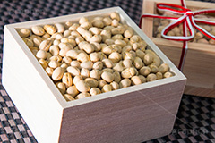 豆まき,豆,まめ,マメ,大豆,撒く,節分,福,外,内,季語,イベント,event,japan,雑節,大寒,邪気除け,厄除け,和,和風,風習,行事,マス,枡,文化