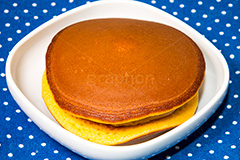 どら焼き,焼き,餡子,あん,クリーム,あんこ,和菓子,日本料理,菓子,スイーツ,おやつ,cream,sweet,dessert,スイート,甘い,デザート,お菓子,和,和風,甘味,コンビニ