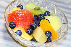 ミックスフルーツ,カットフルーツ,果樹,果実,フルーツ,果物,くだもの,爽やか,甘酸っぱい,キウイ,ブルーベリー,オレンジ,グレープフルーツ,ピンクグレープフルーツ,パイン,パイナップル,デザート,盛り合わせ,pineapple,fruits