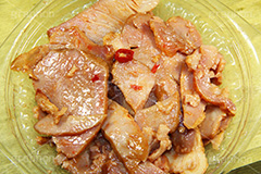 おつまみチャーシュー,つまみ,おつまみ,焼き豚,ポーク,チャーシュー,ピリ辛,甘辛,唐辛子,鷹の爪,肉,惣菜,お惣菜,おかず
