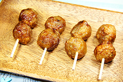 串団子,鶏つくねの串団子,鶏,つくね,団子,肉団子,冷凍食品,和食,日本食,弁当,お弁当,おかず,お惣菜,惣菜,串,くし,こども,子供,鶏肉