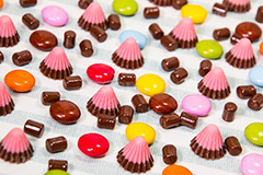 カラフルなチョコレート,カラフル,マーブル,いちごのチョコレート,いちご,イチゴ,苺,チョコ,チョコレート,甘,POP,ポップ,フルーツ味,ショコラ,バレンタイン,valentine,strawberry,chocolate,colorful,ホワイトデー