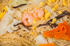 焼きビーフン,焼き,ビーフン,えび,海老,エビ,にんじん,ニンジン,たまご,卵,きゃべつ,キャベツ,米粉,麺類,コンビニ