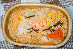 焼きビーフン,焼き,ビーフン,えび,海老,エビ,にんじん,ニンジン,たまご,卵,きゃべつ,キャベツ,米粉,麺類,コンビニ