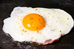 ハムエッグ,目玉焼き,ハム,半熟,たまご,卵,玉子,タマゴ,フライパン,あつあつ,熱々,アツアツ,焼き,朝食,ブレックファースト,グルメ,egg,breakfast,frying pan,cooking,kitchen,クッキング,キッチン,台所,調理
