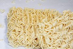 乾麺,麺,めん,麺類,ラーメン,らーめん,インスタント,中華,即席,非常食,乾燥,油,食品,調理,クッキング,instant,cooking