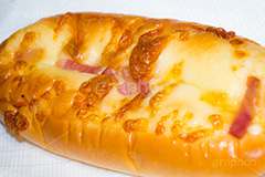マヨネーズパン,マヨネーズ,パン,ぱん,ハム,洋食,朝食,ベーカリー,焼,コンビニ,油,カロリー,オイリー,おかずパン,おやつ