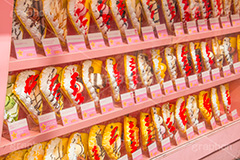 クレープ屋,クレープ,スイーツ,デザート,おやつ,食べ歩き,甘い,スイート,名物,竹下通り,若者,原宿,カルチャー,サブカルチャー,商店街,買い物,ショッピング,店,sweets,dessert,crepe,shopping,culture,fashion,subculture,歩行者天国,派手,流行,先端,トレンド