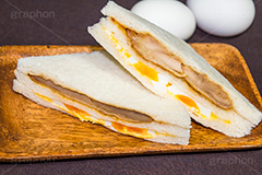チキンとたまごのサンドイッチ,サンドイッチ,サンドウィッチ,モーニング,sandwich,egg,morning,cheese,朝食,たまご,玉子,チキン,ブレックファースト,breakfast,鶏肉,てりやき,テリヤキ,照り焼き,パン,食パン