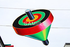こま,コマ,コマ回し,まわし,お正月遊び,お正月,正月,正月飾り,飾り,和,大晦日,縁起,清浄,new year,新年,年明け,年越し,年末,初詣,12/31,1/1,イベント,行事,仲見世,浅草,雷門,浅草寺,あさくさ,みやげ物,みやげ,お土産,商店街,台東区,正月,お正月,三が日,浅草 名所,浅草 観光,asakusa,japan