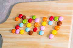 チョコ2017,2017,年号,西暦,年賀状,お正月,マーブル,チョコレート,チョコ,まな板,カラフル,chocolate,colorful