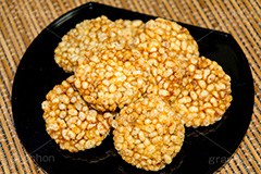 米煎餅,せんべい,煎餅,おこげ,おかし,お菓子,菓子,和菓子,和,おやつ,焼き,米,粒,お茶請け,japan
