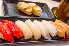 寿司,すし,寿し,スシ,鮨,鮓,早鮨,米飯,酢飯,ネタ,しゃり,シャリ,握り,にぎり,生鮮,魚介,海鮮,日本食,日本料理,和食,シーフード,sushi,japanese,seafood,japan,ほたて,ホタテ,帆立,マグロ,まぐろ,赤身,イカ,いか,たこ,タコ,えび,エビ,海老,お茶,緑茶,greentea,刺身